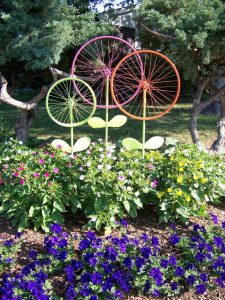 Make giant flowers out of bicycle wheels
