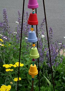 Turn your old clay pots into eye-catching wind chime