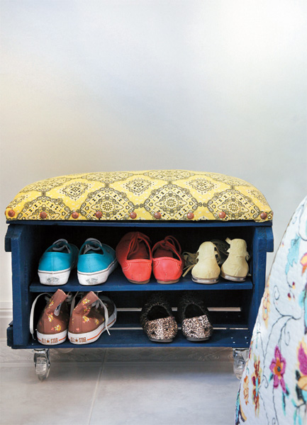 Shoe storage bench