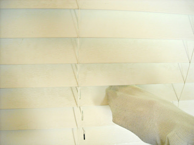 how to clean blinds