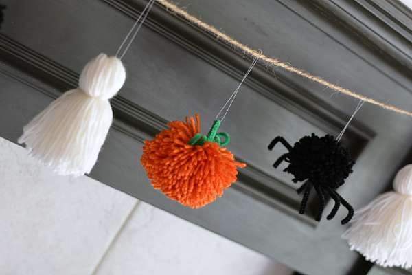 Easy Halloween Garland from Yarn