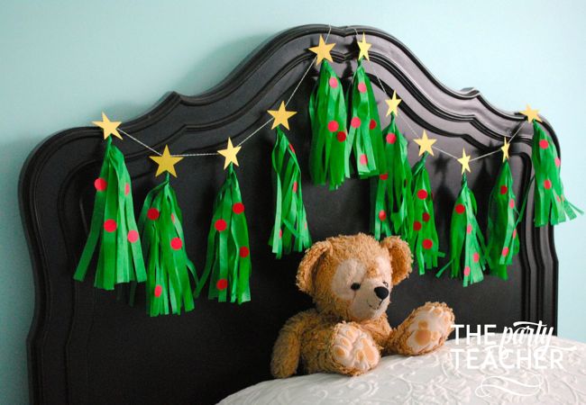 Christmas Tree Tissue Tassel Garland