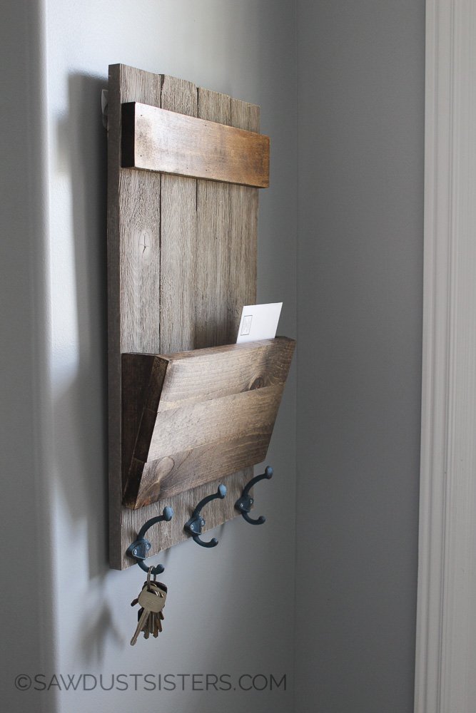 Farmhouse Style Shiplap Wall Key Holder