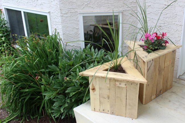 Triangle Pallet Planters