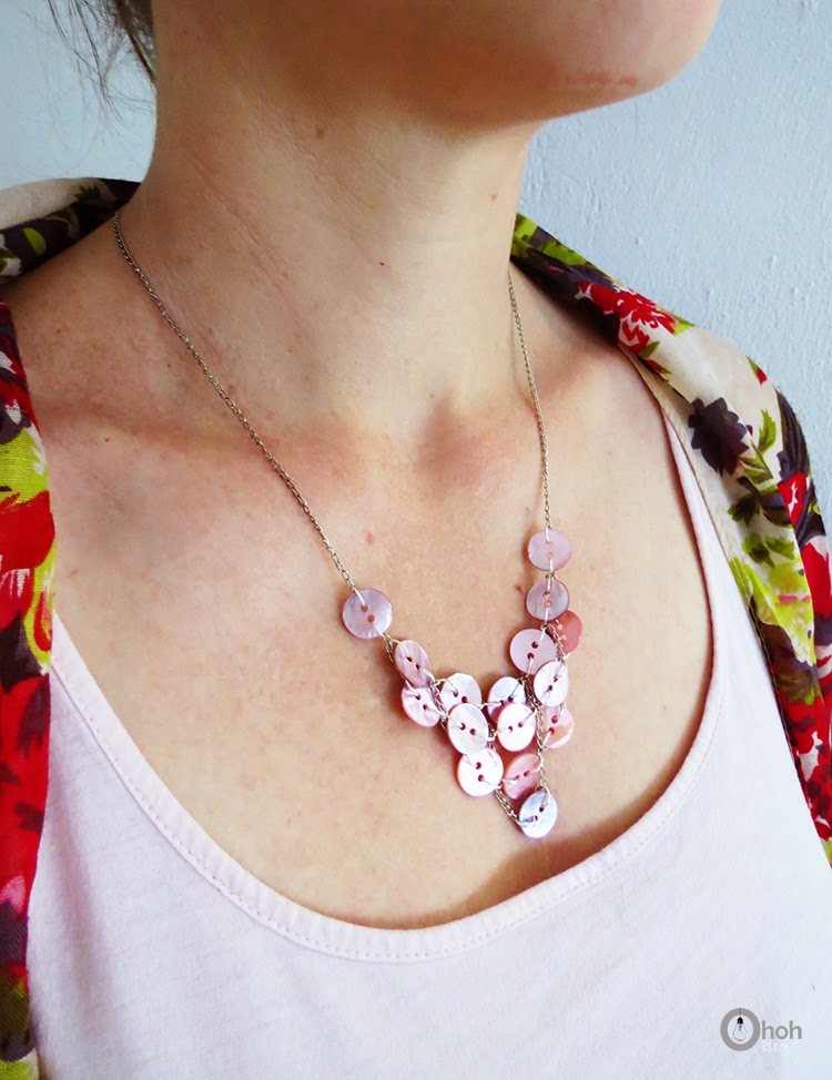 button necklace